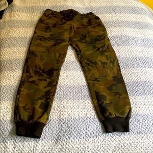 Pants size L 14-16 boy army color